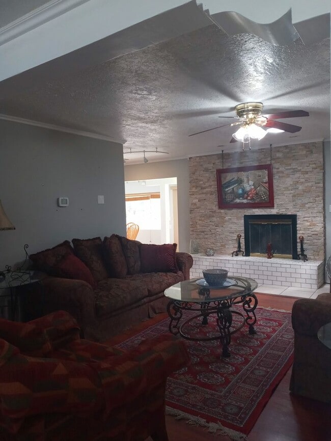 Building Photo - RIO RANCHO-FOUR BEDROOM HOUSE-Furnished