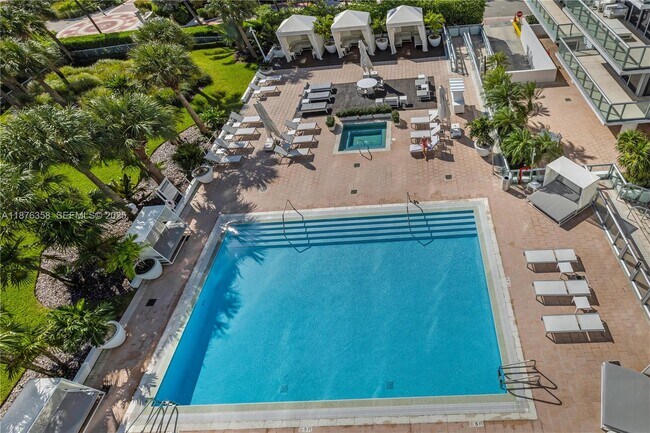 Building Photo - 3739 Collins Ave