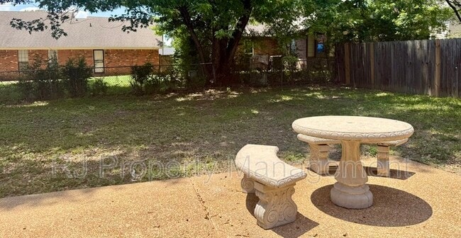 Building Photo - 4521 Stony Point Dr
