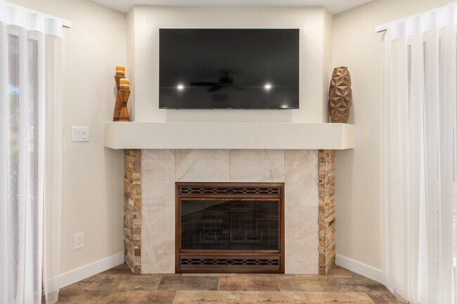 Building Photo - 9795 N 93rd Way