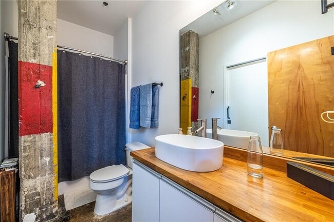 Building Photo - 659 Auburn Ave NE