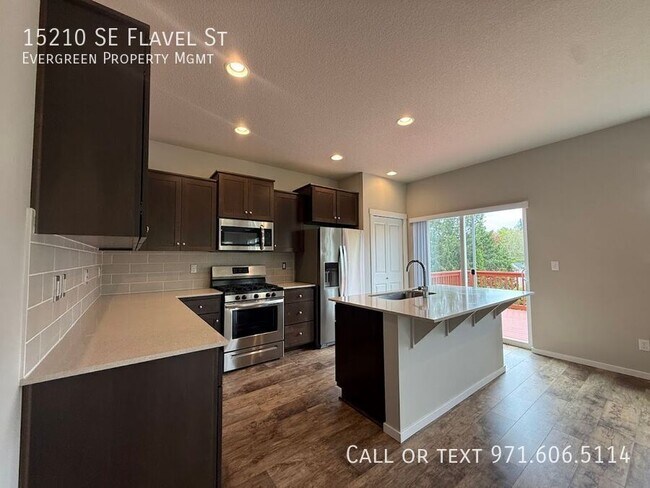 Building Photo - 15210 SE Flavel St