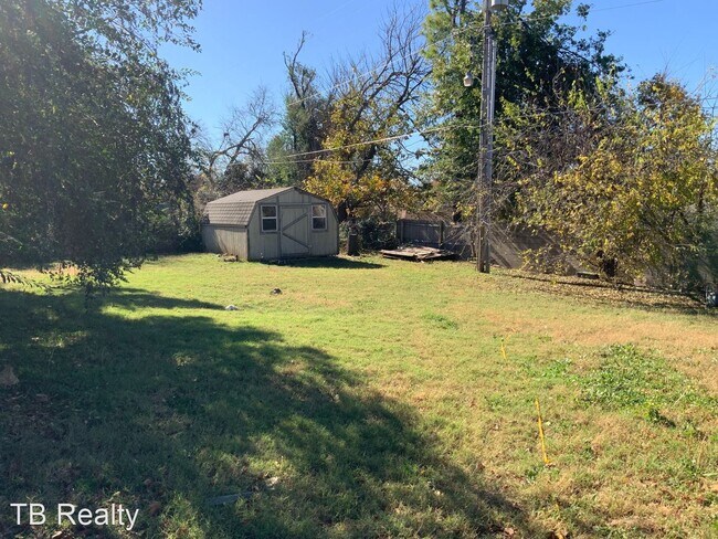 Building Photo - 3 br, 2 bath House - 2907 Robin Road
