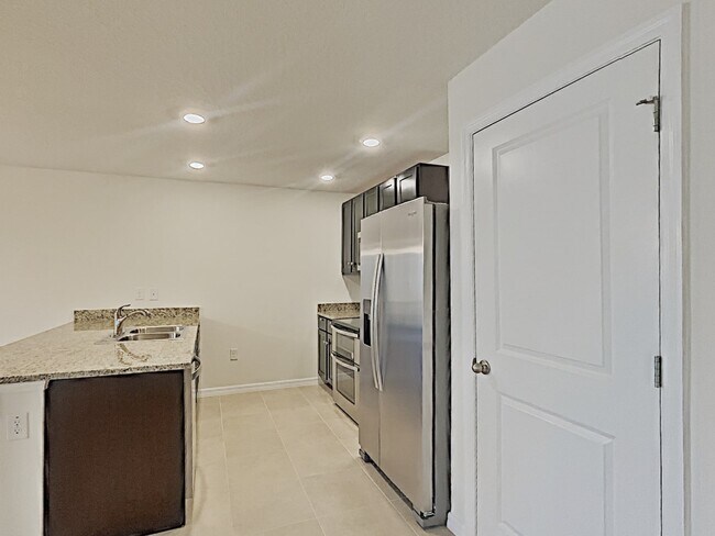 Building Photo - 7774 Broad Pointe Dr