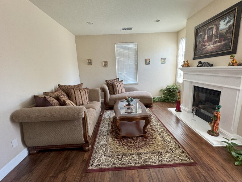Building Photo - 2901 Embleton Ln