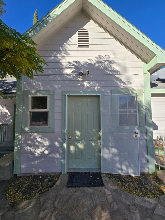 Building Photo - 25229 Mesa Grande Rd