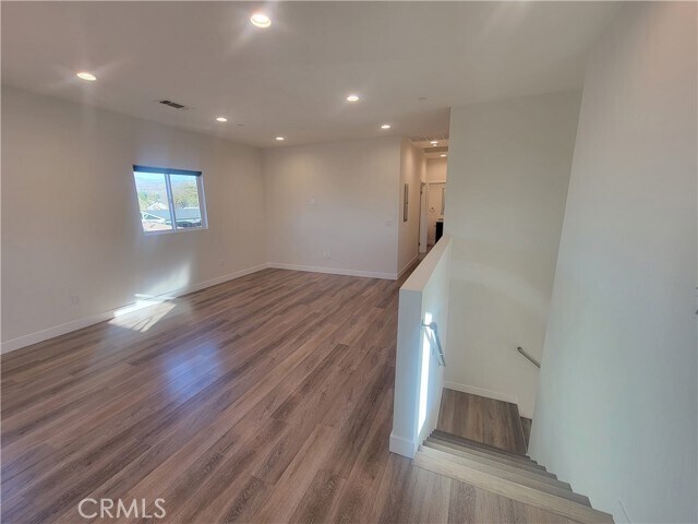 Building Photo - 7334 Vineland Ave