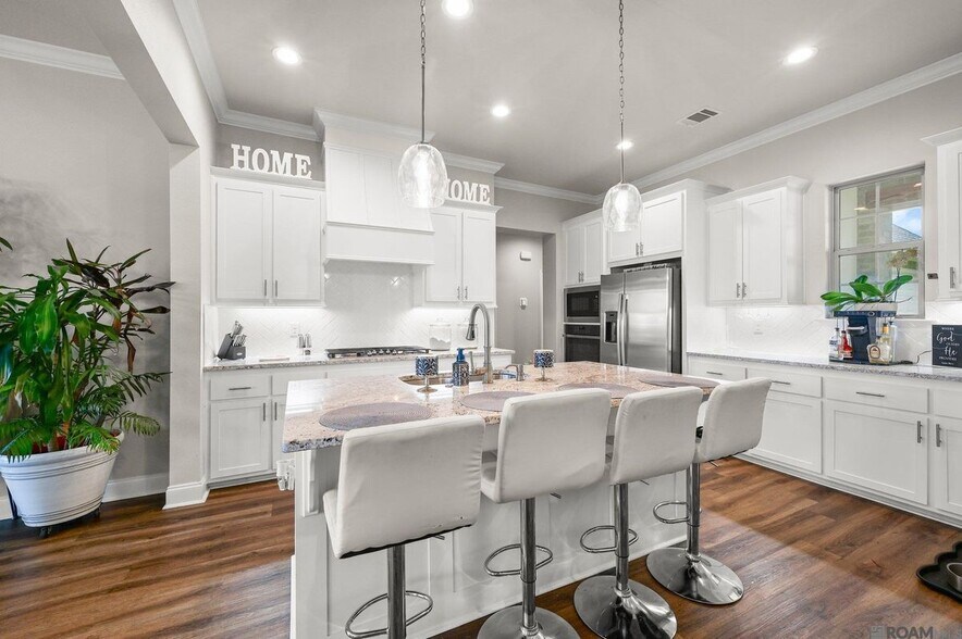 Building Photo - 5207 White River Rd