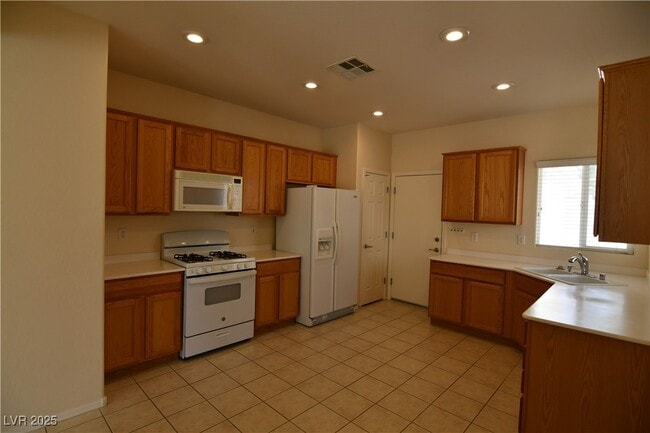 Building Photo - 3617 Kittiwake Rd