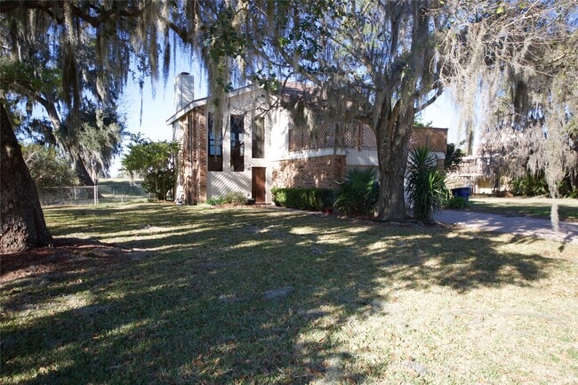 Building Photo - 315 Twin Lakes Blvd W