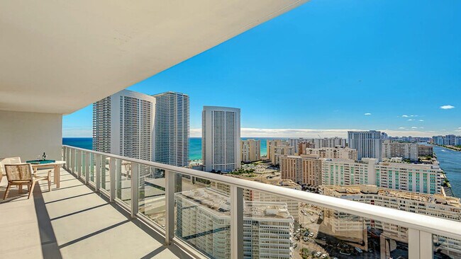 Building Photo - 4010 S Ocean Dr