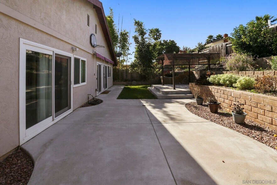 Building Photo - 17610 Hada Dr