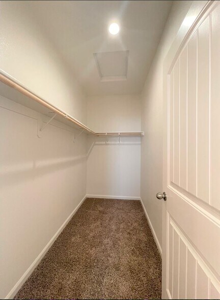 Building Photo - 4427 Andrea Dr