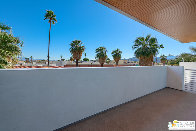 Building Photo - 175 N Palm Canyon Dr