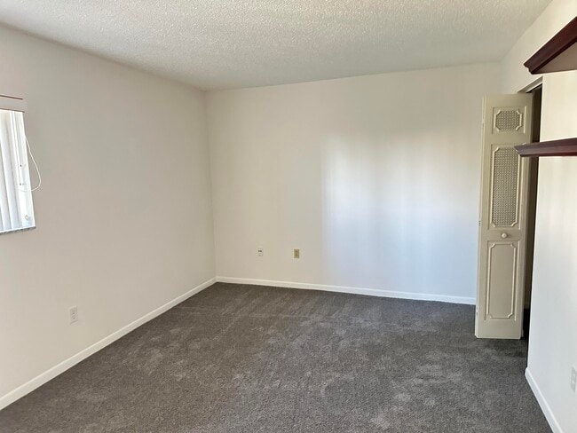 Building Photo - 3605 S Ocean Blvd