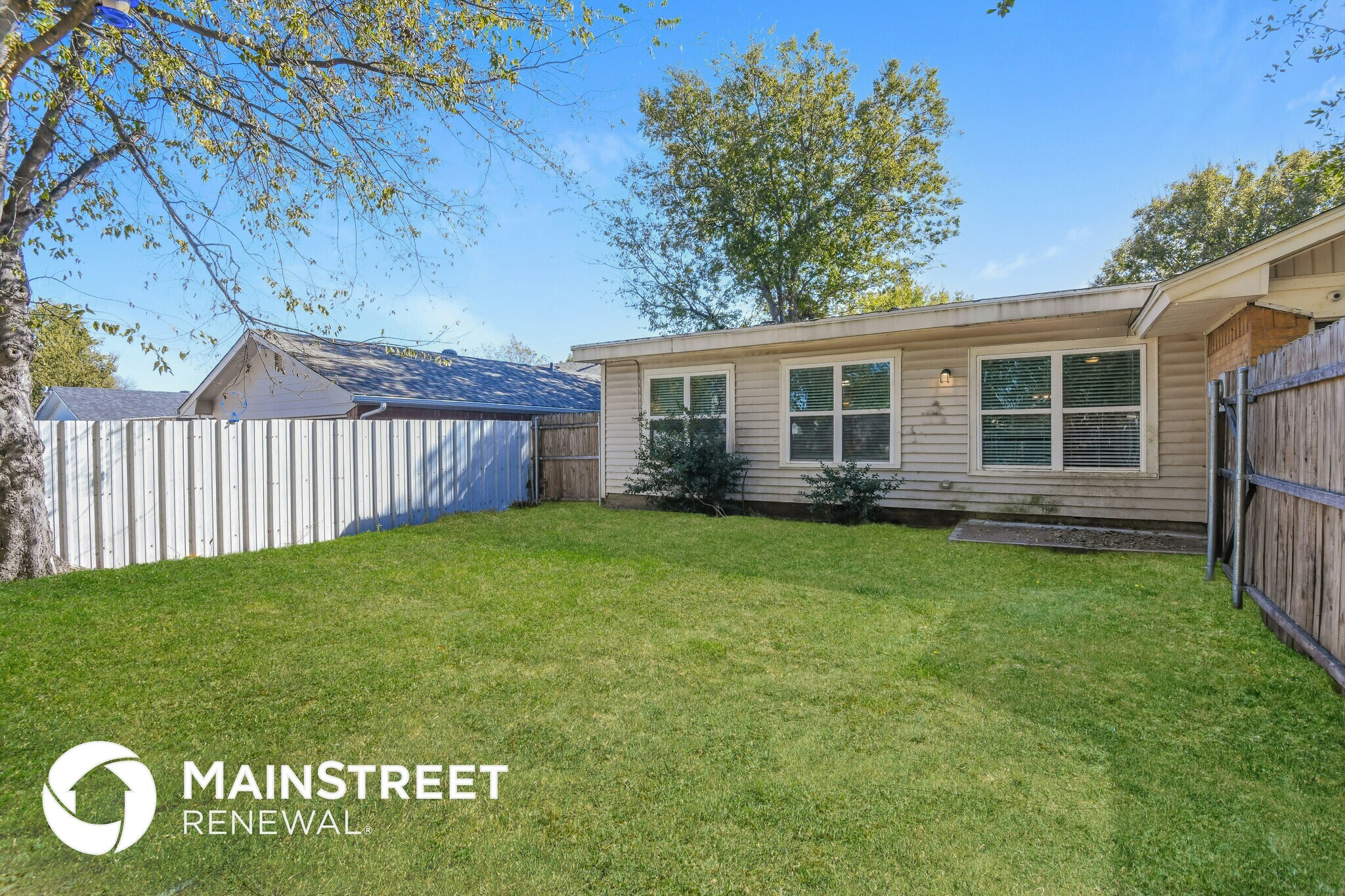 Building Photo - 1905 Christopher Dr