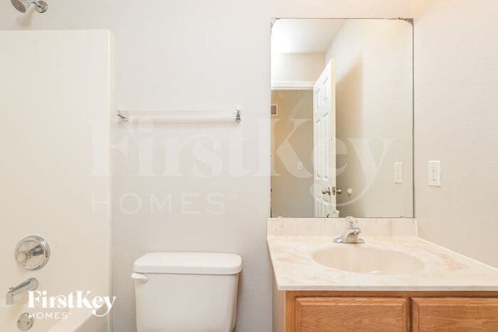 Building Photo - 2730 Glenstone Ct