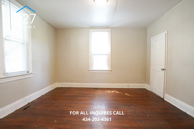 Building Photo - Comfortable 3BR Lynchburg Duplex with Easy Access to City Amenities