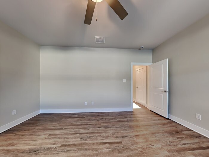 Building Photo - 1419 Marvin Gardens