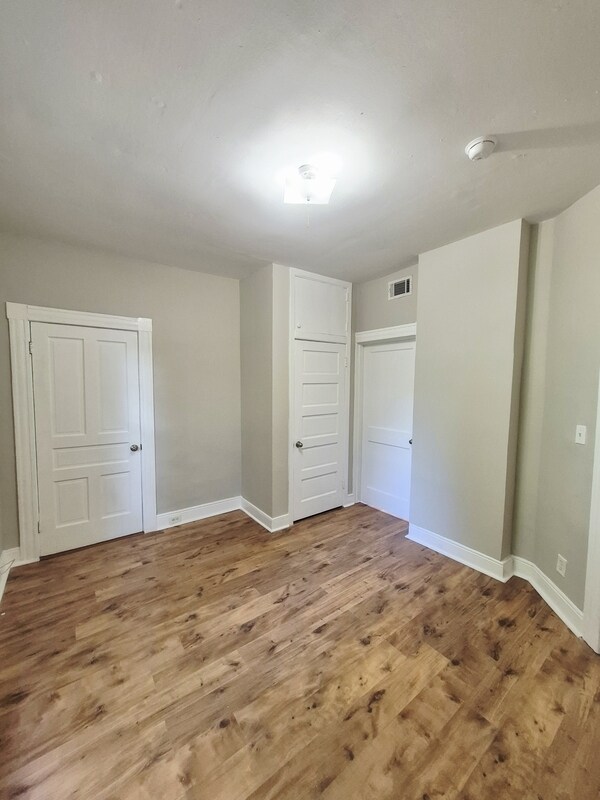 Building Photo - 3209 3rd Ave