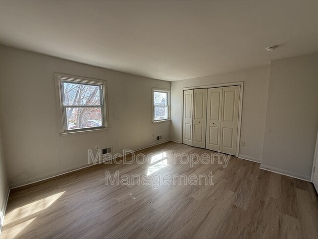 Building Photo - 3456 Beale Ct