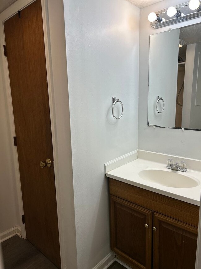 Building Photo - 2345 Cobbs St