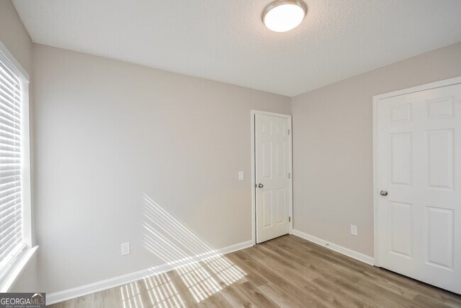 Building Photo - 40 Stone Ridge Way