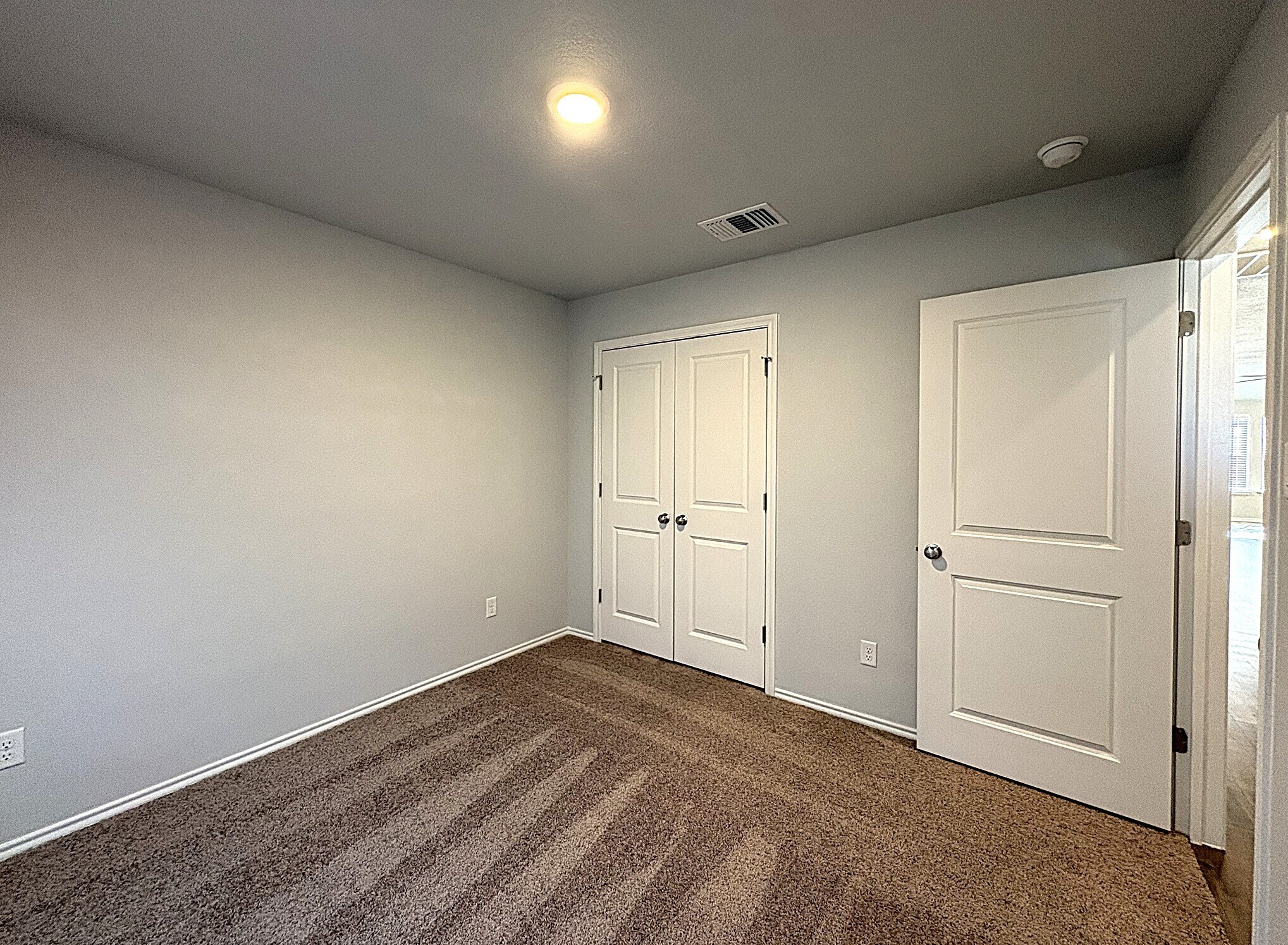 Building Photo - 1202 Lexington Dr