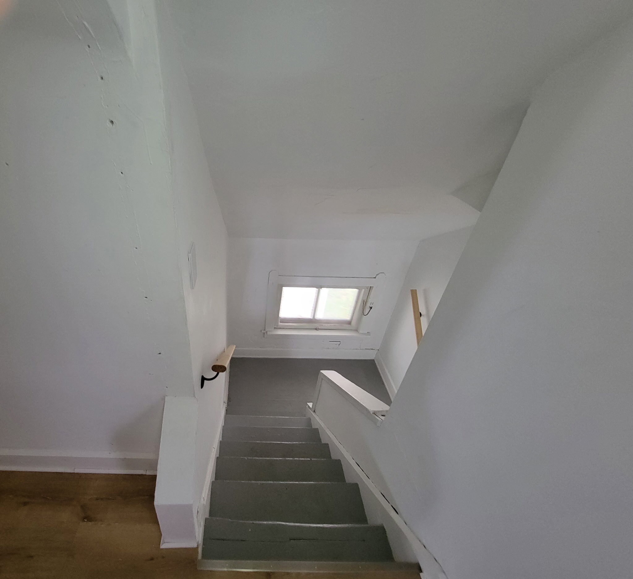 Building Photo - 1276 W 89th St