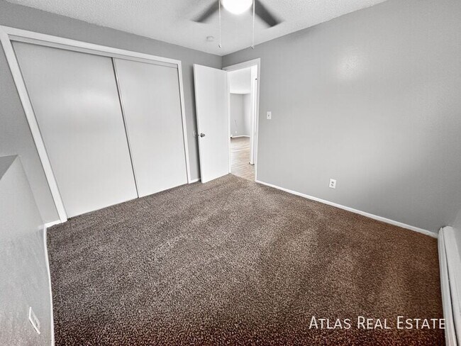 Building Photo - 2116 Friendship Pl