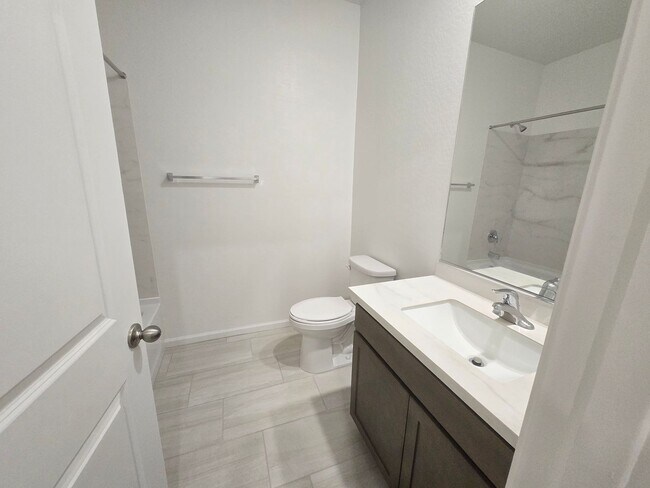 Building Photo - New Build 4 bed/3 Bath Home