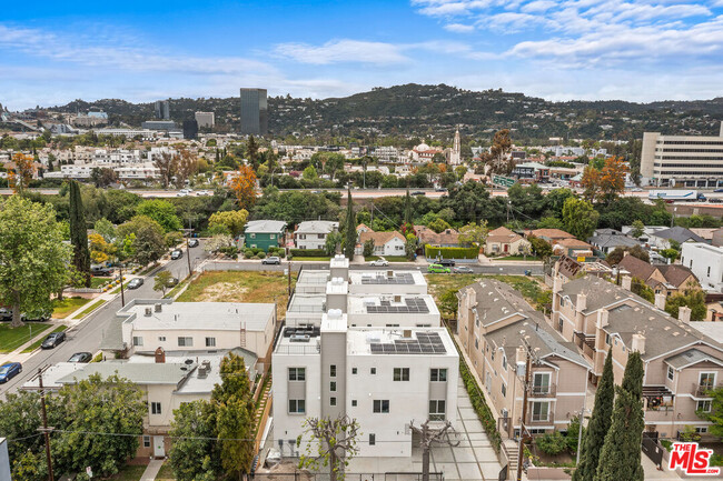 Primary Photo - 10742 Hortense St