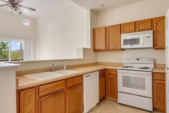 Building Photo - Modern 3-Bedroom North-End Condo Near Canyon View Park & Mesa Mall