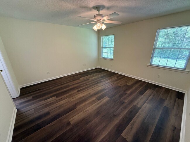 Building Photo - 6-4 Pintail Ct