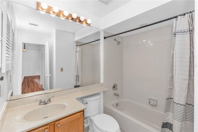 Building Photo - 5831 Plumtree Ct