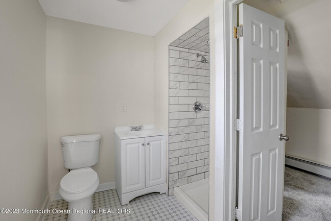 Building Photo - 12 Main St