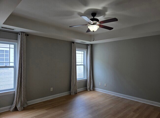 Building Photo - 8014 Ladys Secret Dr