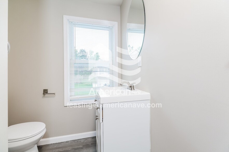 Building Photo - 235 Burton Ave