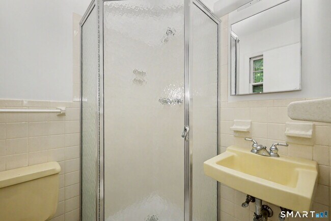 Building Photo - 11 Lycett Ct