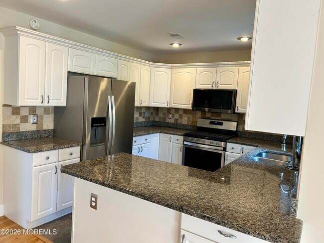 Building Photo - 82 3rd St