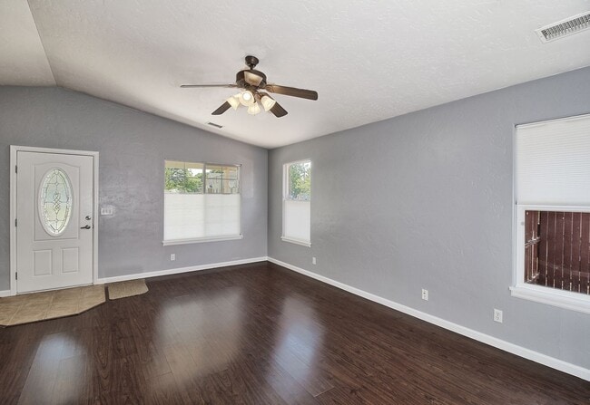 Building Photo - Lovely 3 bedroom, 2 bath home for rent in ...
