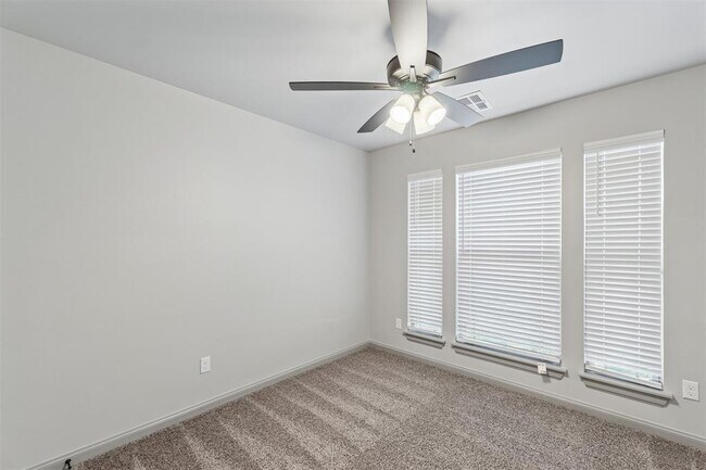 Building Photo - 9356 SW 43rd St