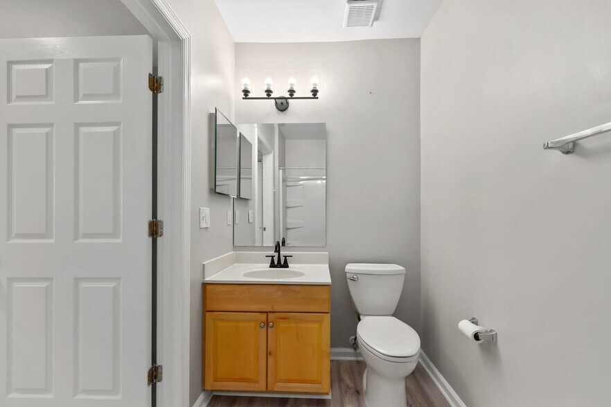 Building Photo - 25340 Lake Mist Square