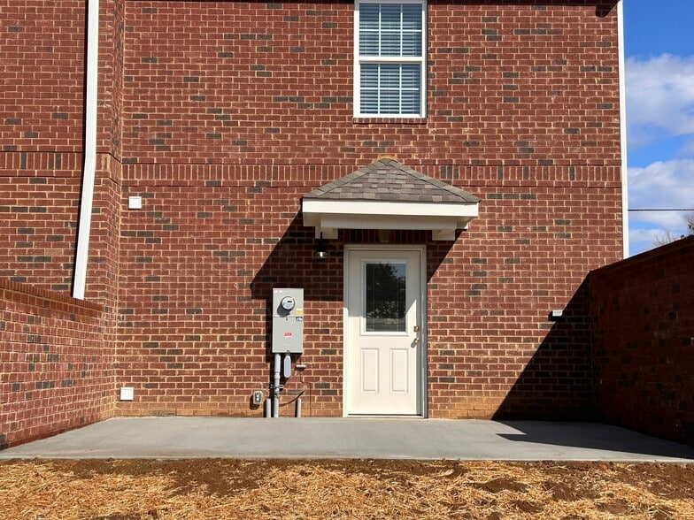 Building Photo - 103 Mikel St NW