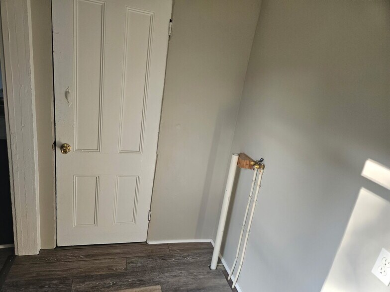 Laundry Room - 5 Robie St