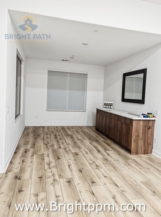 Building Photo - 1539 Newland Dr