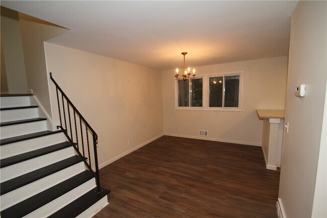 Building Photo - 34 Bright Oaks Dr