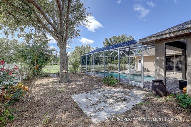 Building Photo - 143 Mill Run E