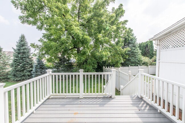 Building Photo - Charming 3BR Northampton Home – Cozy Livin...