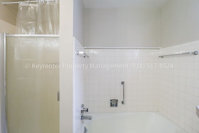 Building Photo - LOCATION LOCATION LOCATION!! Brookside Gem Available Immediately!